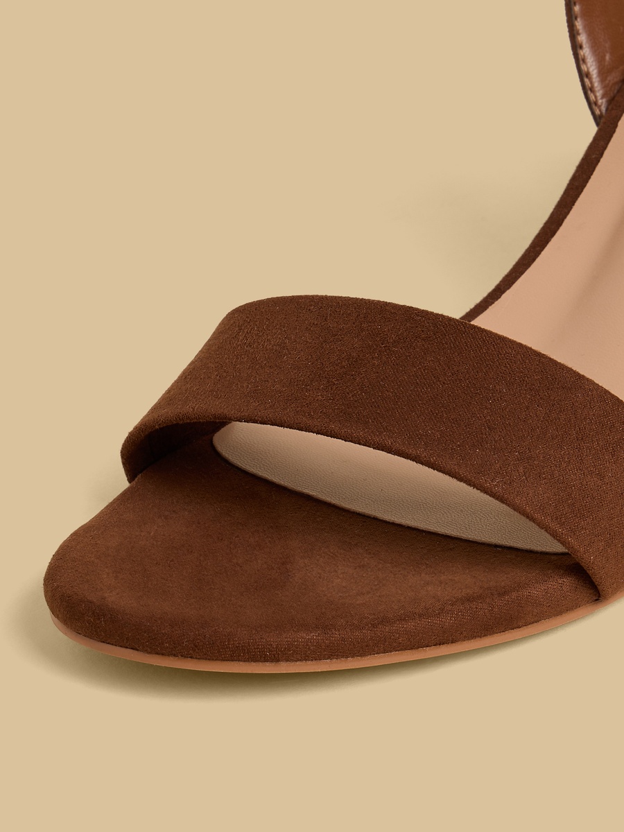 Block Heel Sandals with Buckle Closure