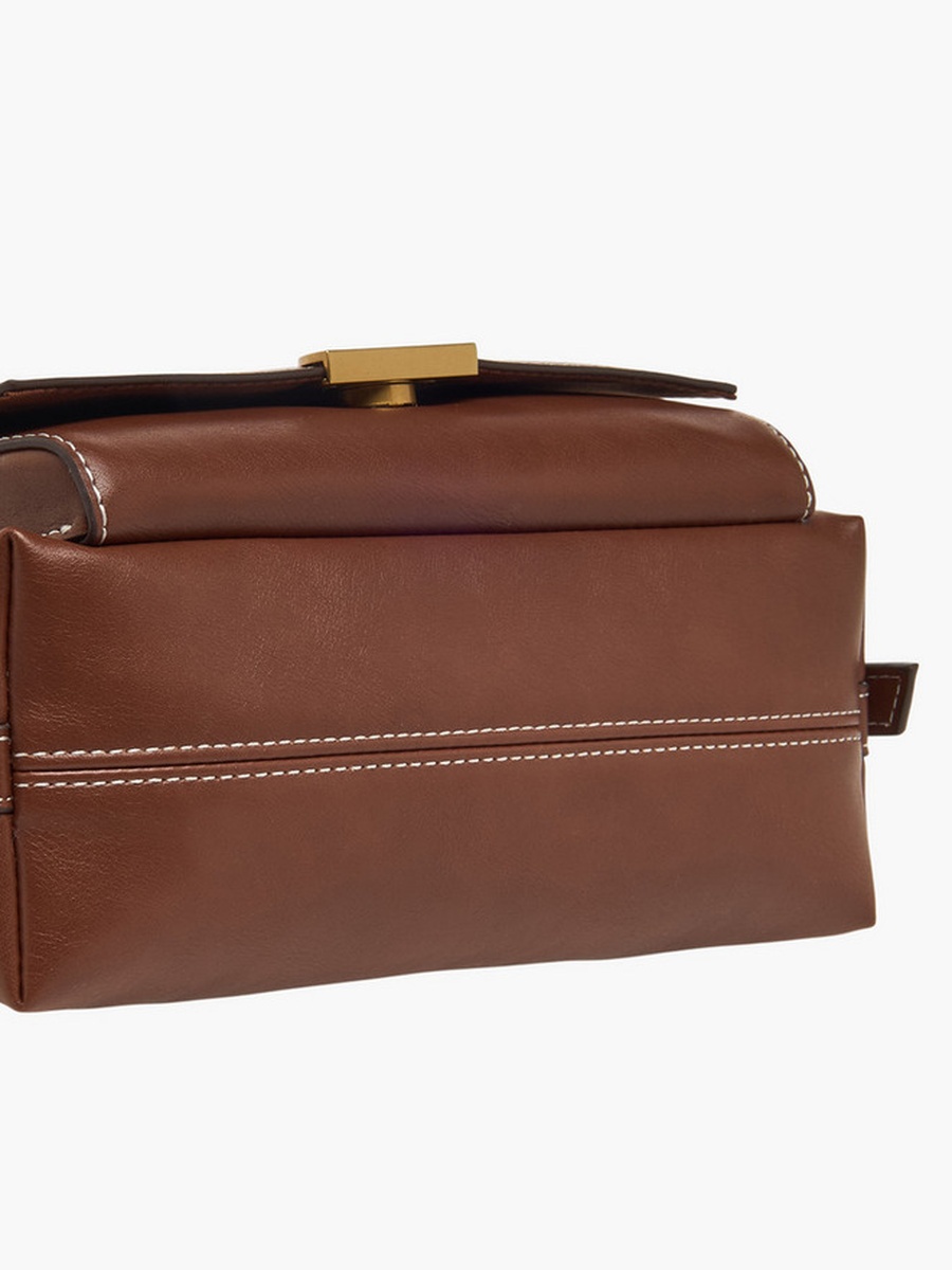 Pocket Detail Shoulder Bag with Zip Closure