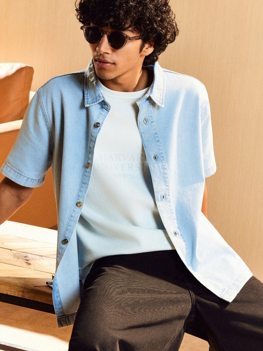 Men Collared Short Sleeves Shirt