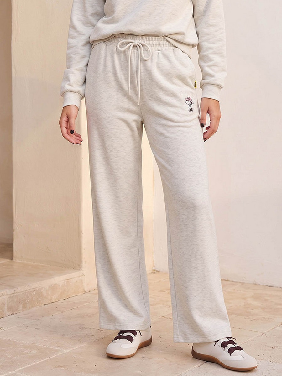 Peanuts Mid-Rise Cargo Joggers with Embroidery