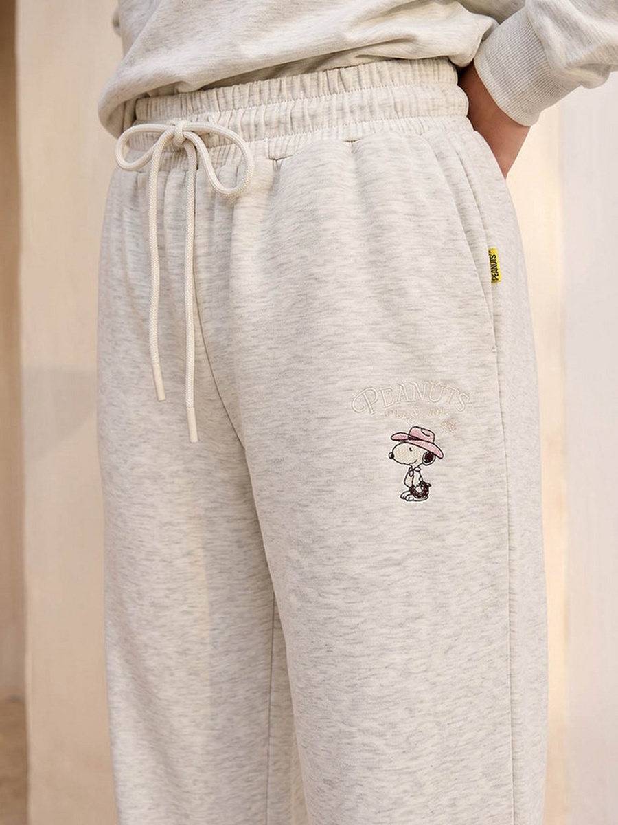 Peanuts Mid-Rise Cargo Joggers with Embroidery