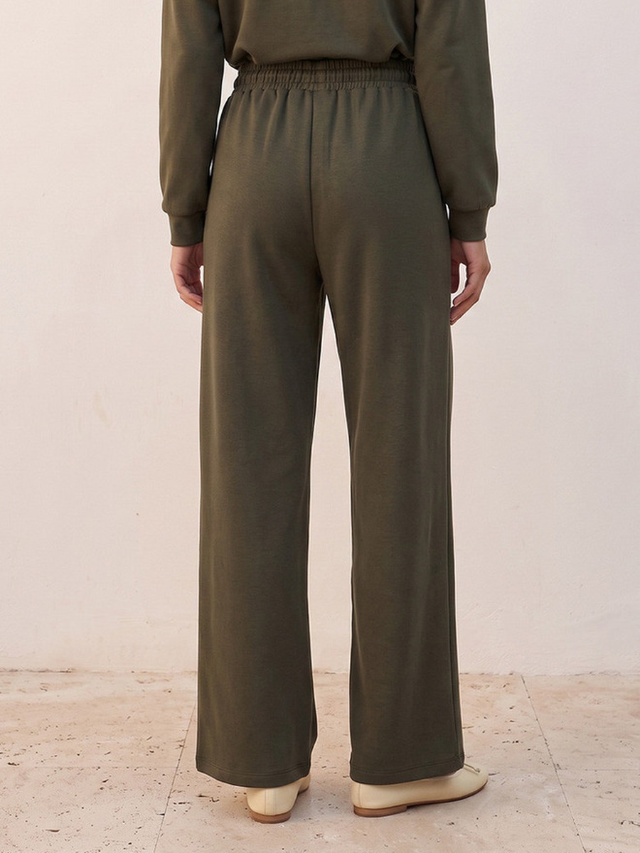 MFA Boston Mid-Rise Cargo Joggers with Embroidery