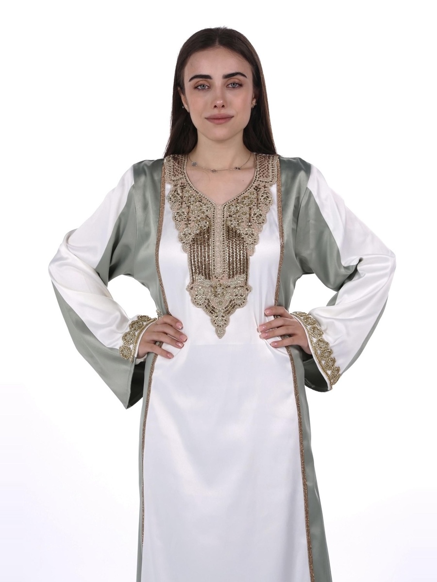 جلابية ساتان مطرزة