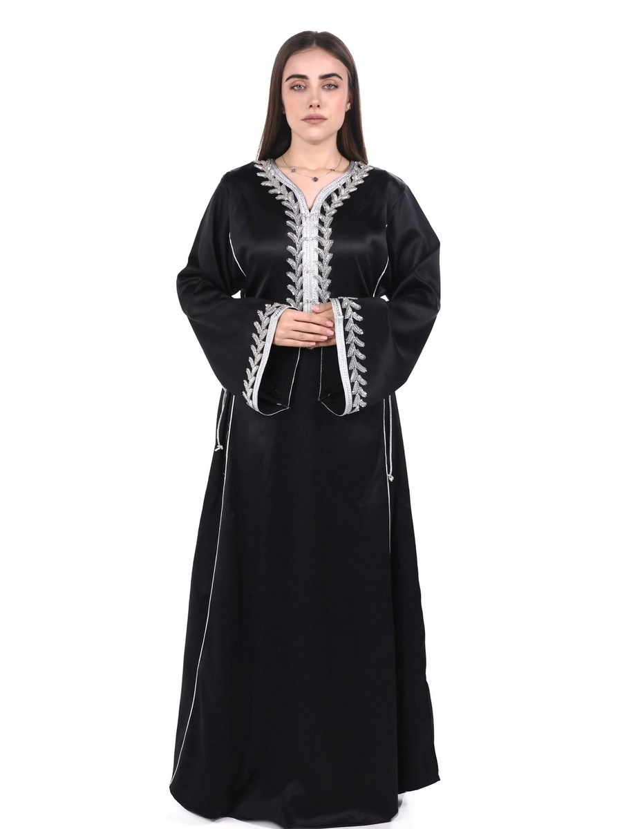 جلابية ساتان بقصة ضيقة