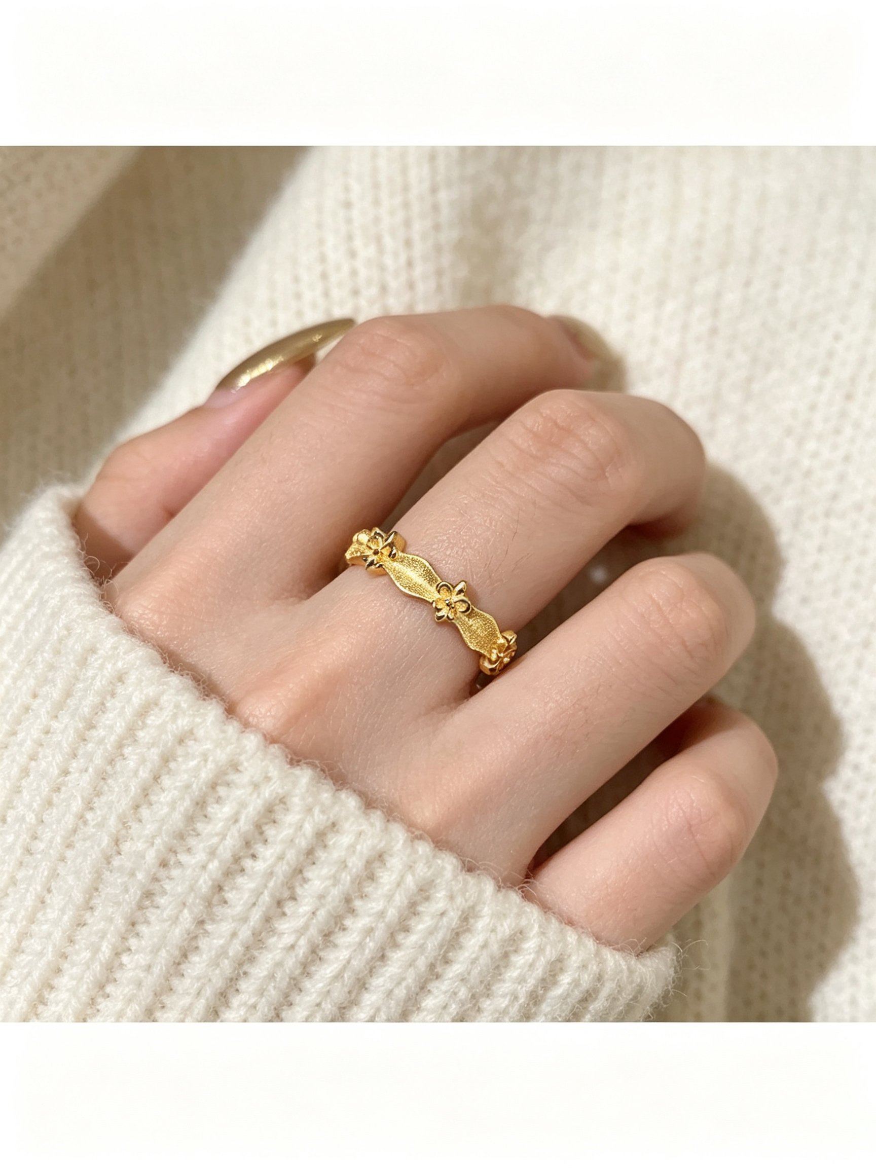 Golden Fleur-de-Lis Ring