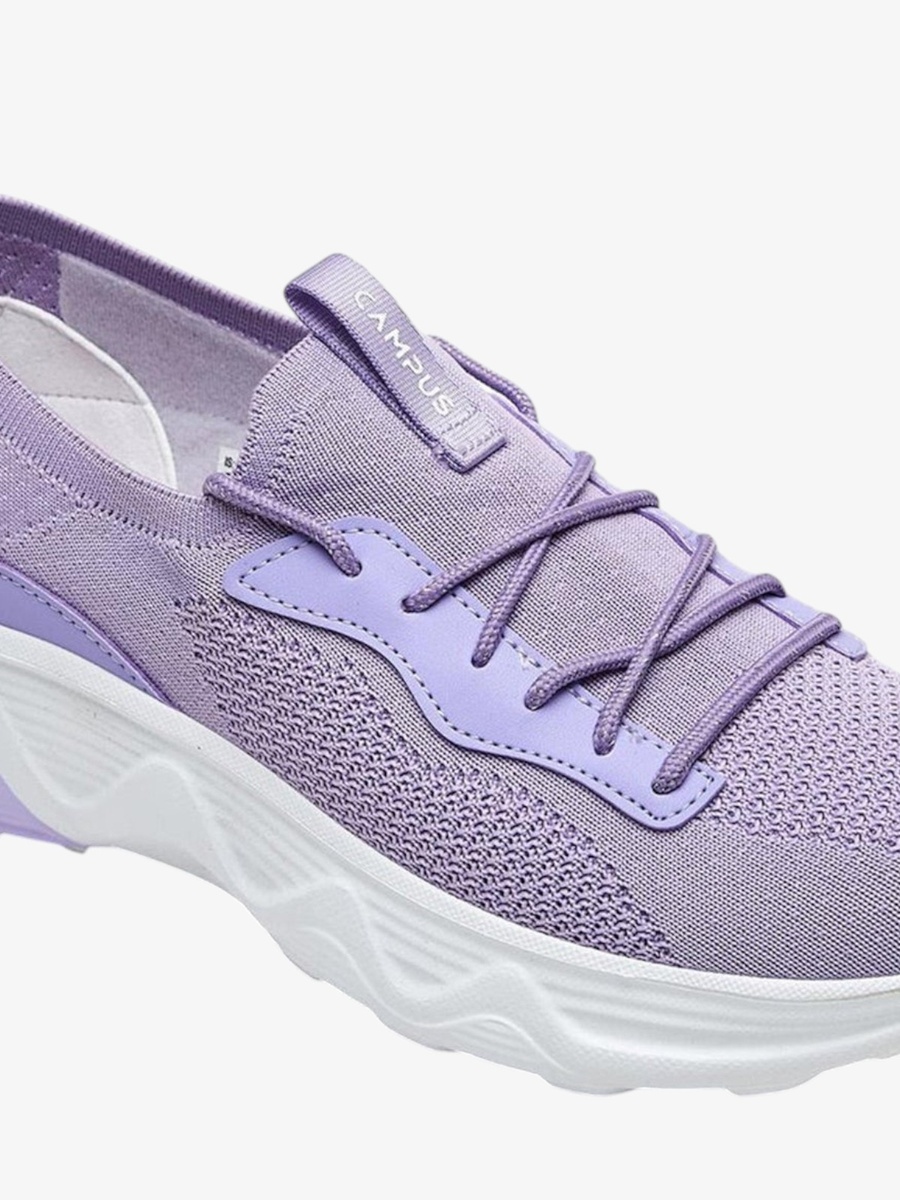 Cleat Classic Fit Low Top Sneakers