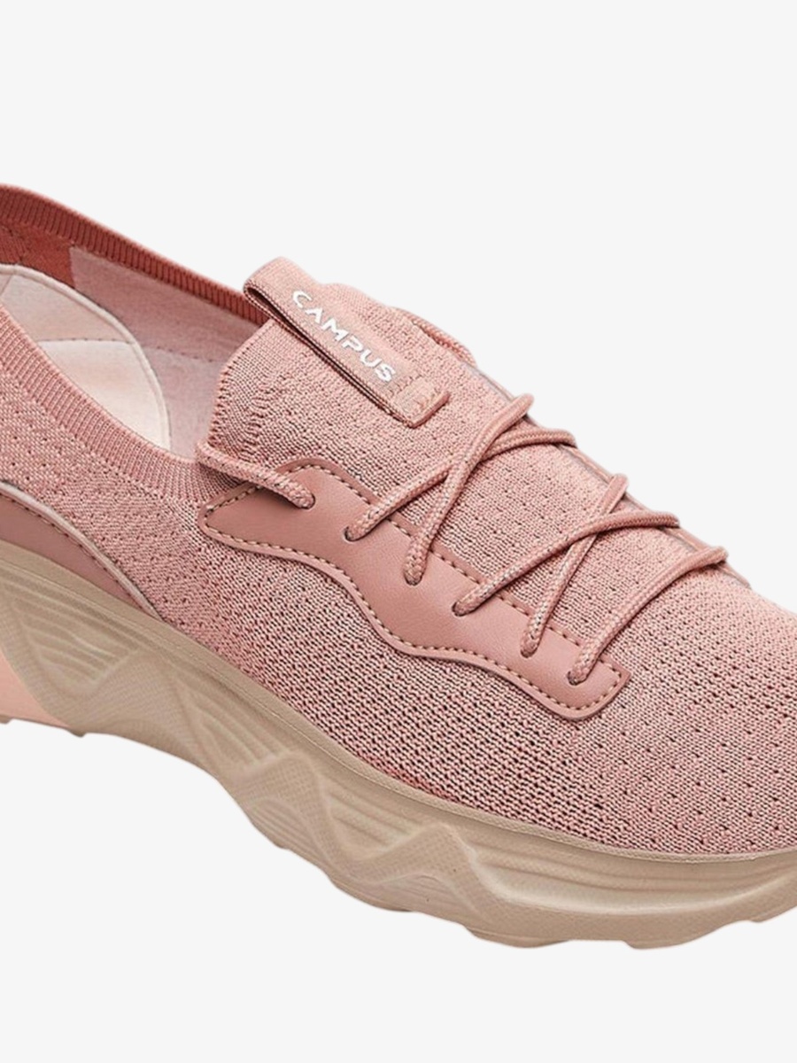 Cleat Classic Fit Low Top Sneakers