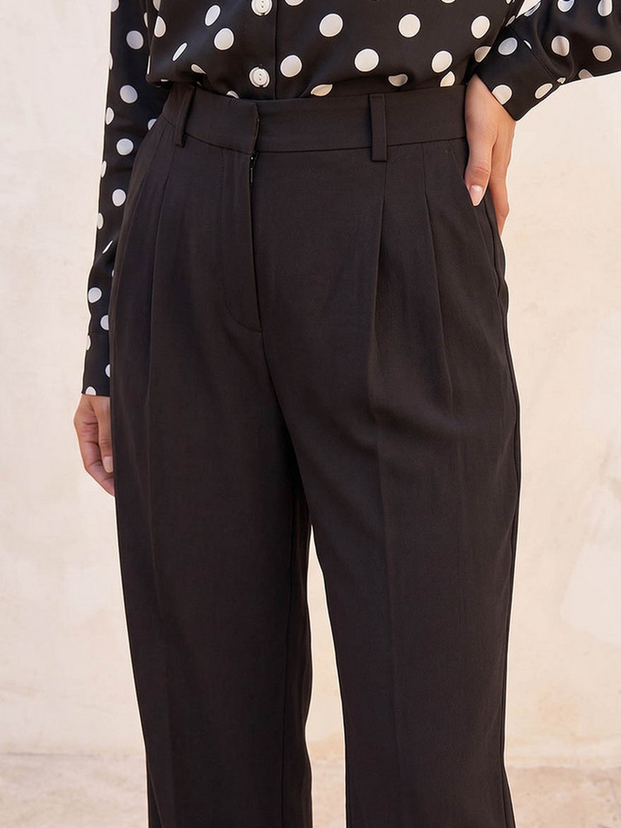 Straight Fit Belt Loop Waist Pleated Trousers