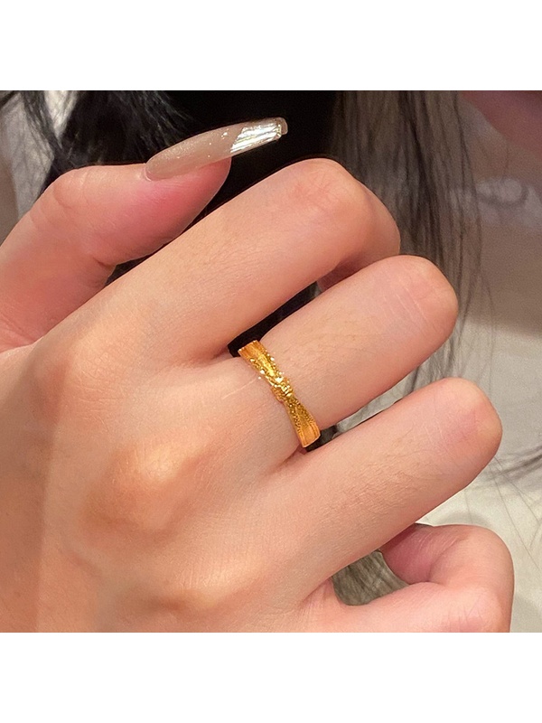 Golden Knot Ring
