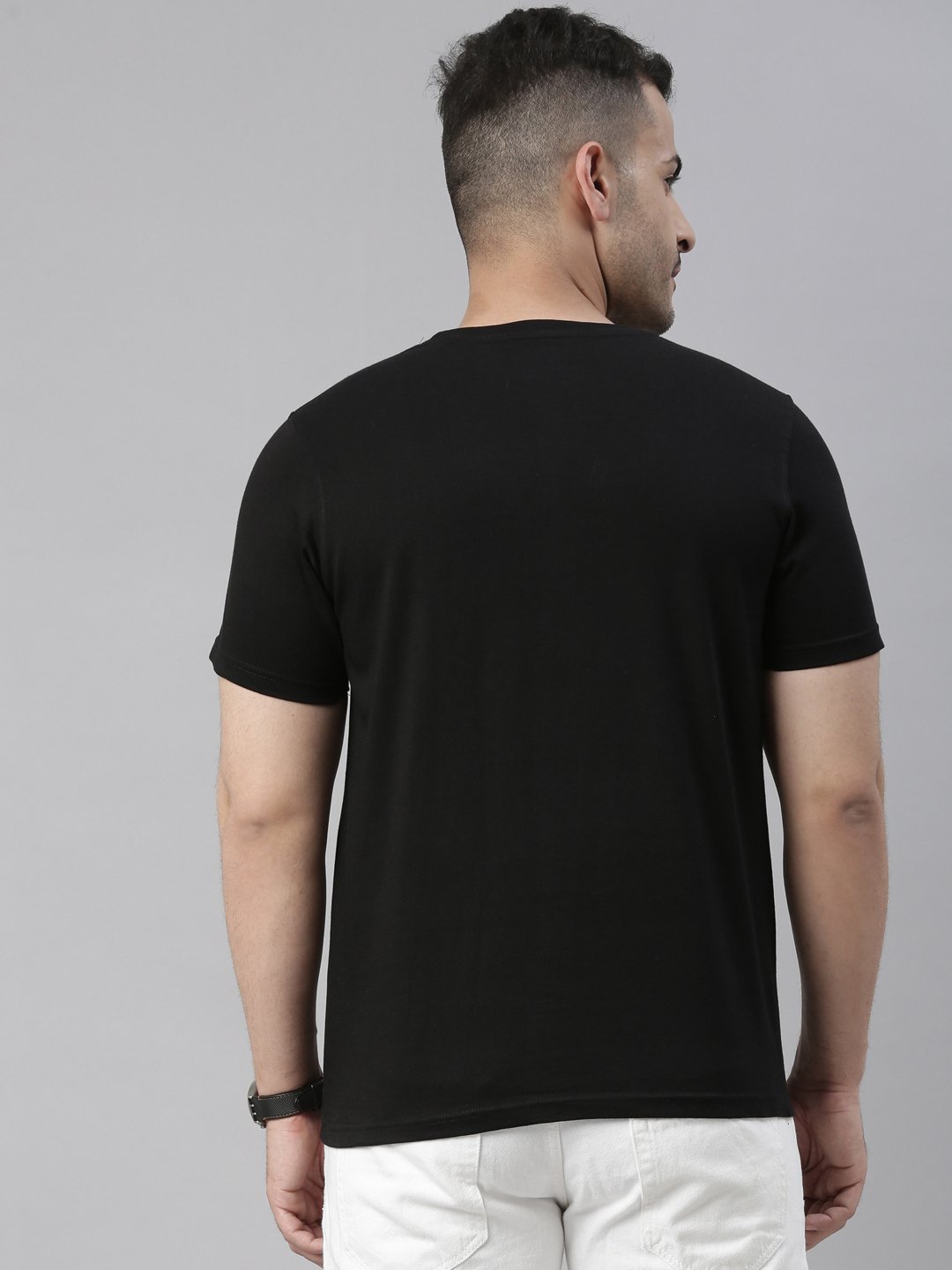 Black Graphic Round Neck T-Shirt - Besto Frendo Anime Print