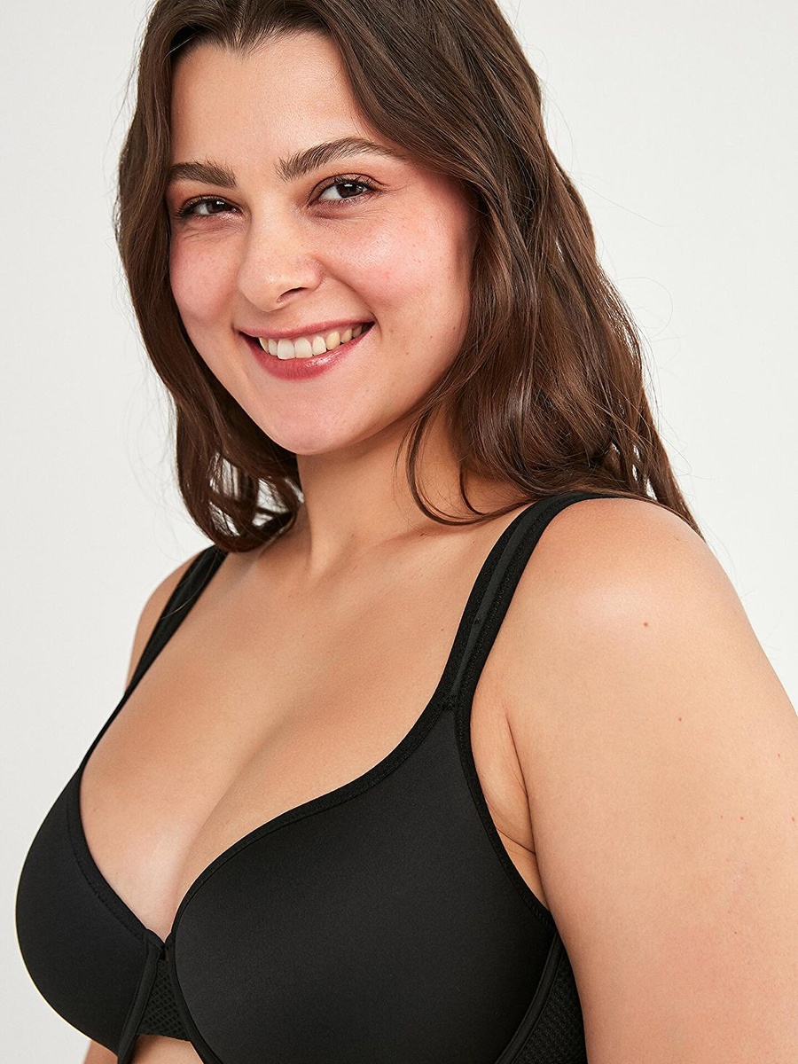 Airy Form V Neck Bra