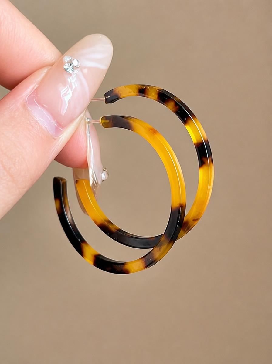 Tortoise Shell C-Hoop Earrings