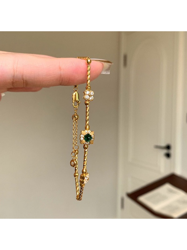 Emerald Brushed Four-Leaf Clover Twist Bracelet