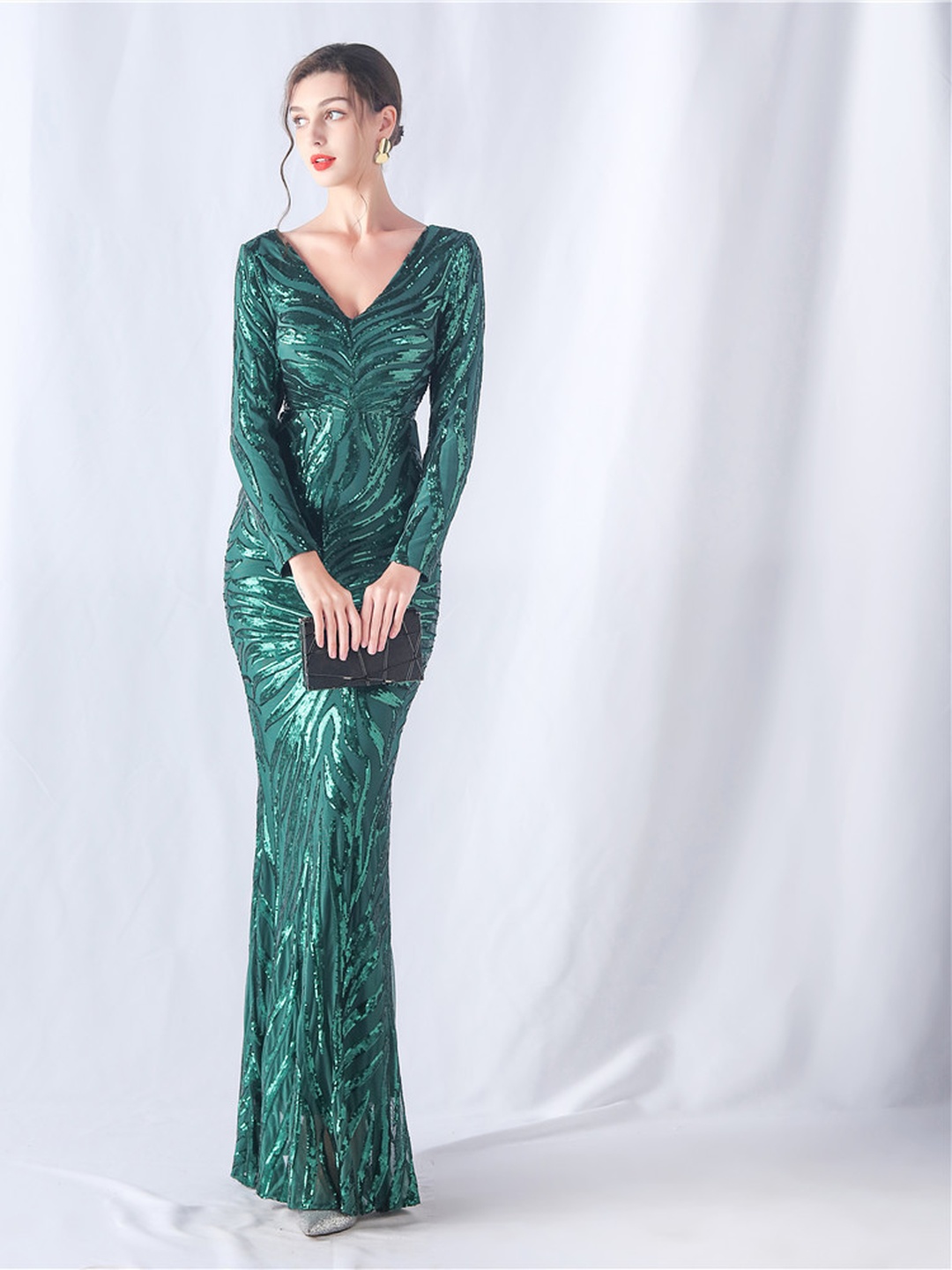 Emerald Green Sequined V-Neck Long Sleeve Evening Gown