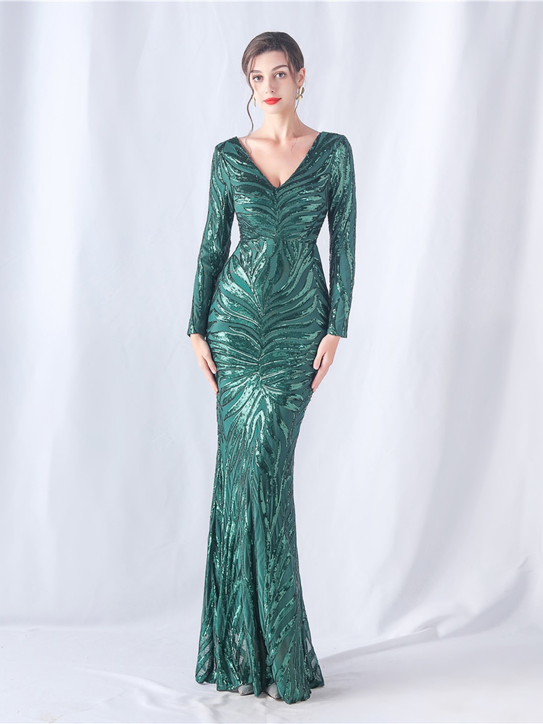 Emerald Green Sequined V-Neck Long Sleeve Evening Gown