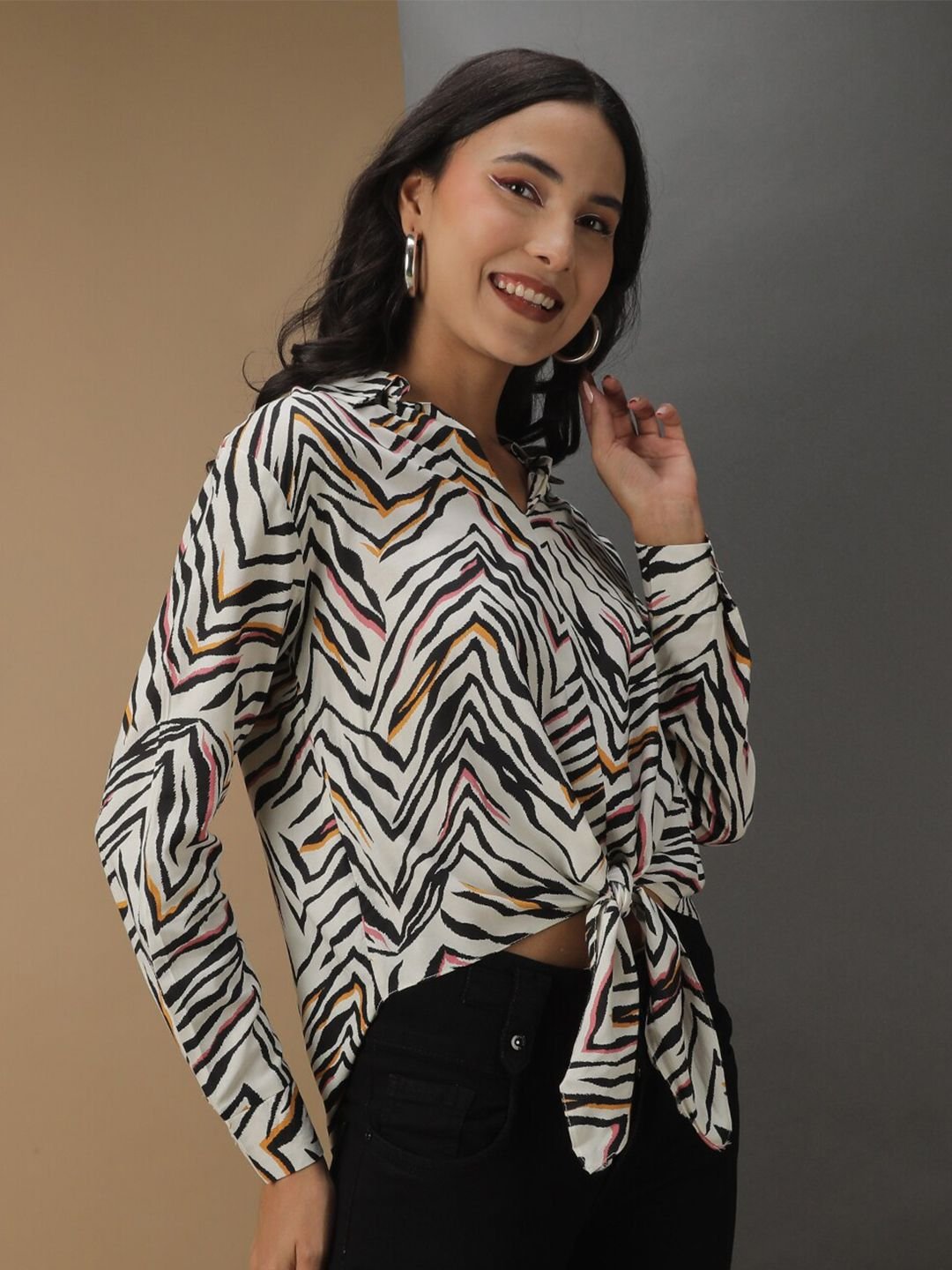 Off White Solid Long Sleeves Slim Shirt