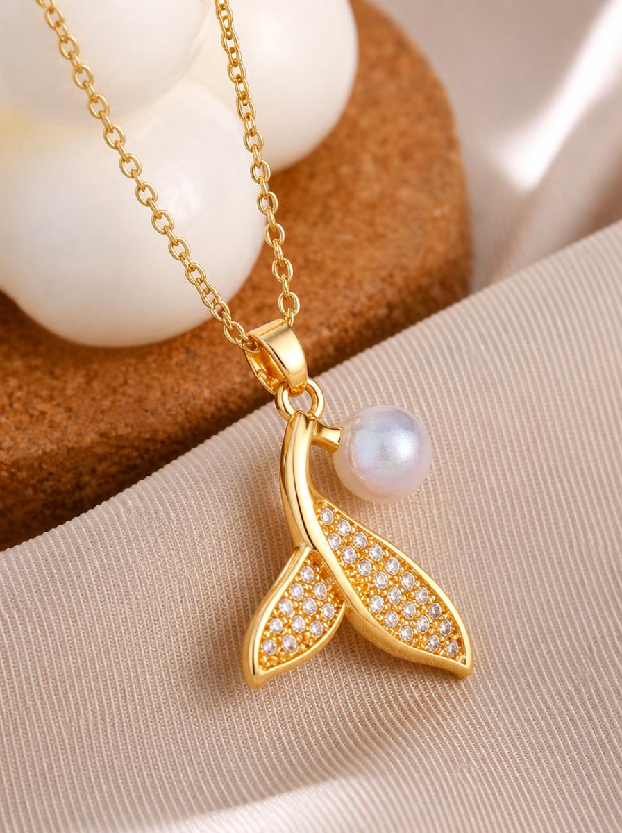 Mermaid Tail Pearl Necklace