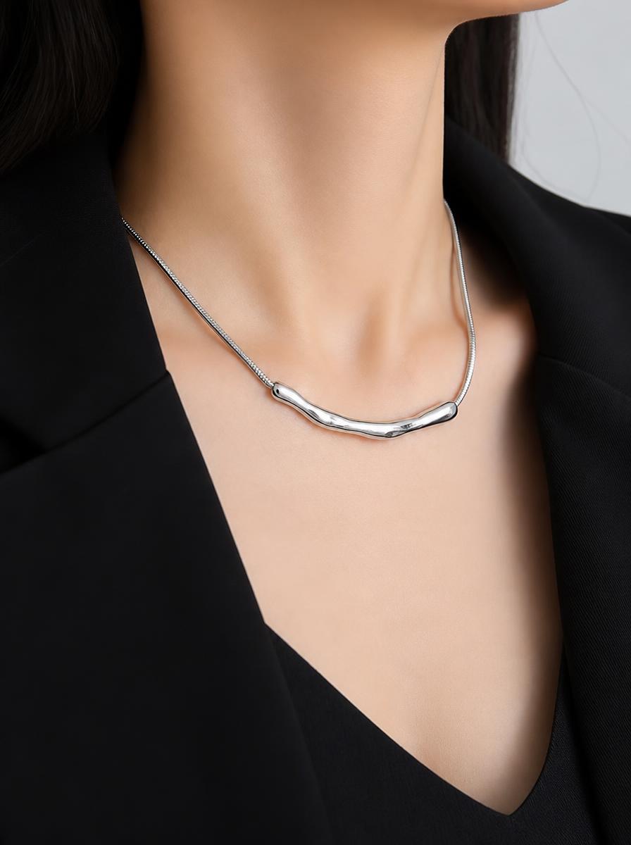 Curved Bar Snake Chain Necklace