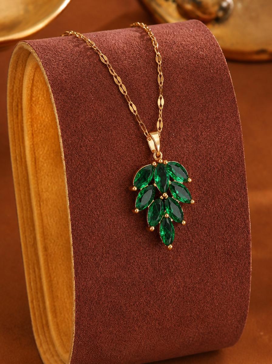 Leaf Emerald Pendant Necklace