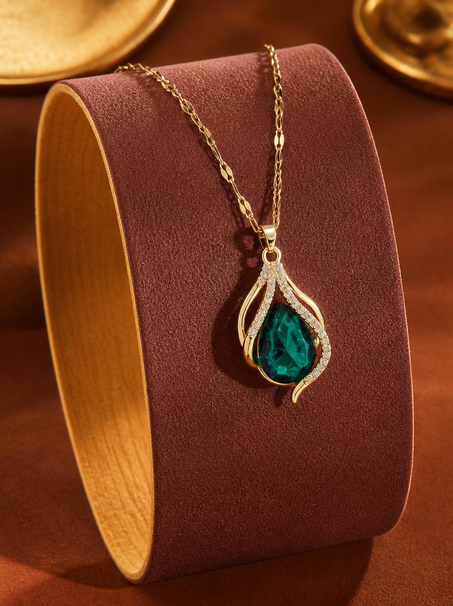 Teardrop Emerald Rhinestone Necklace