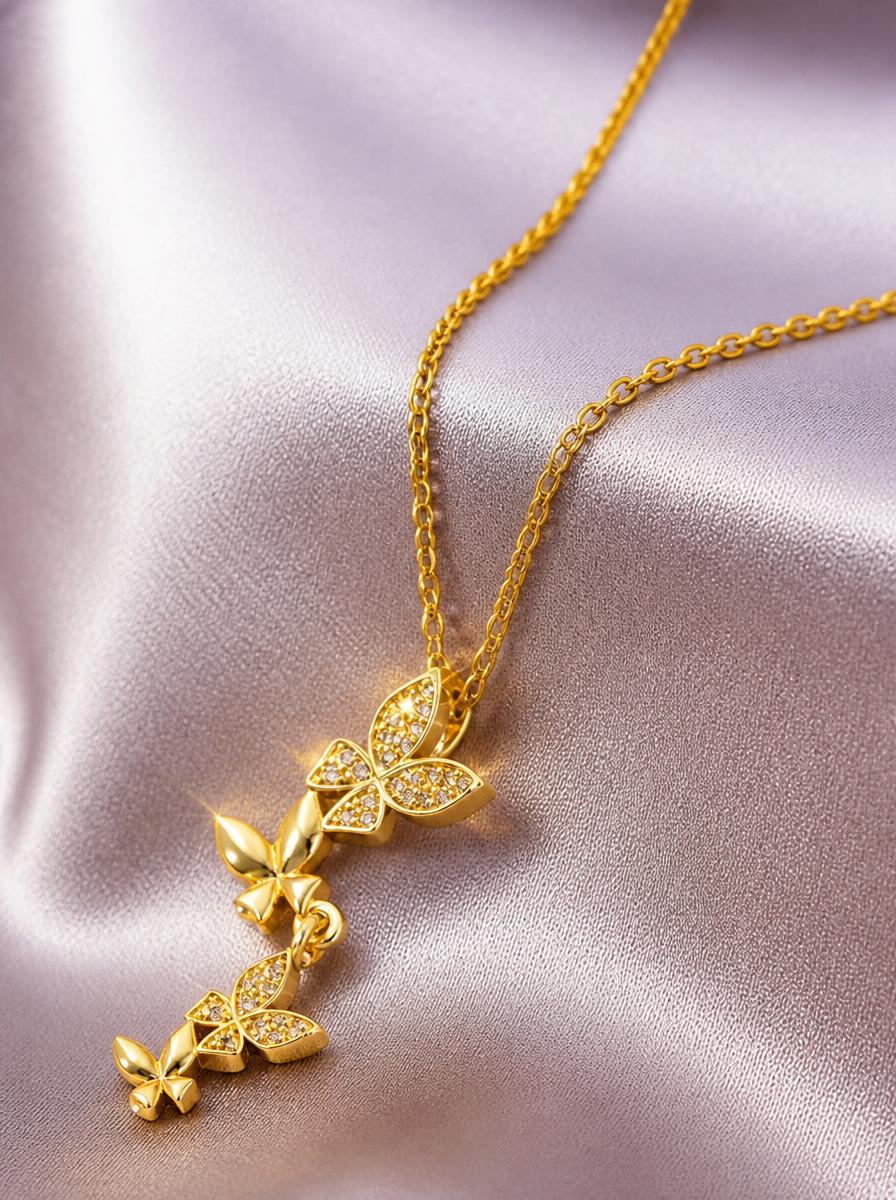 Embellished Leaf Pendant Necklace