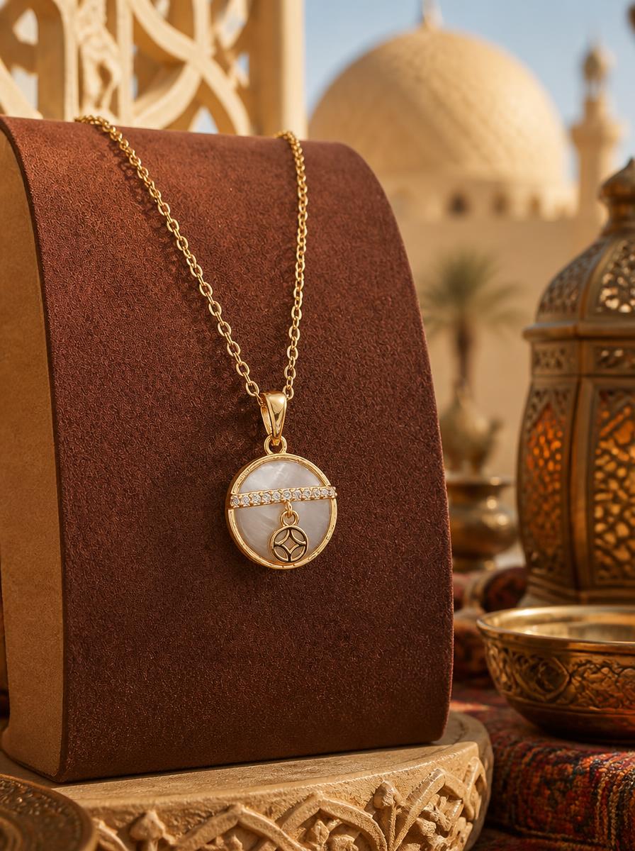 Gold Plated Mother-Of-Pearl Round Pendant Necklace