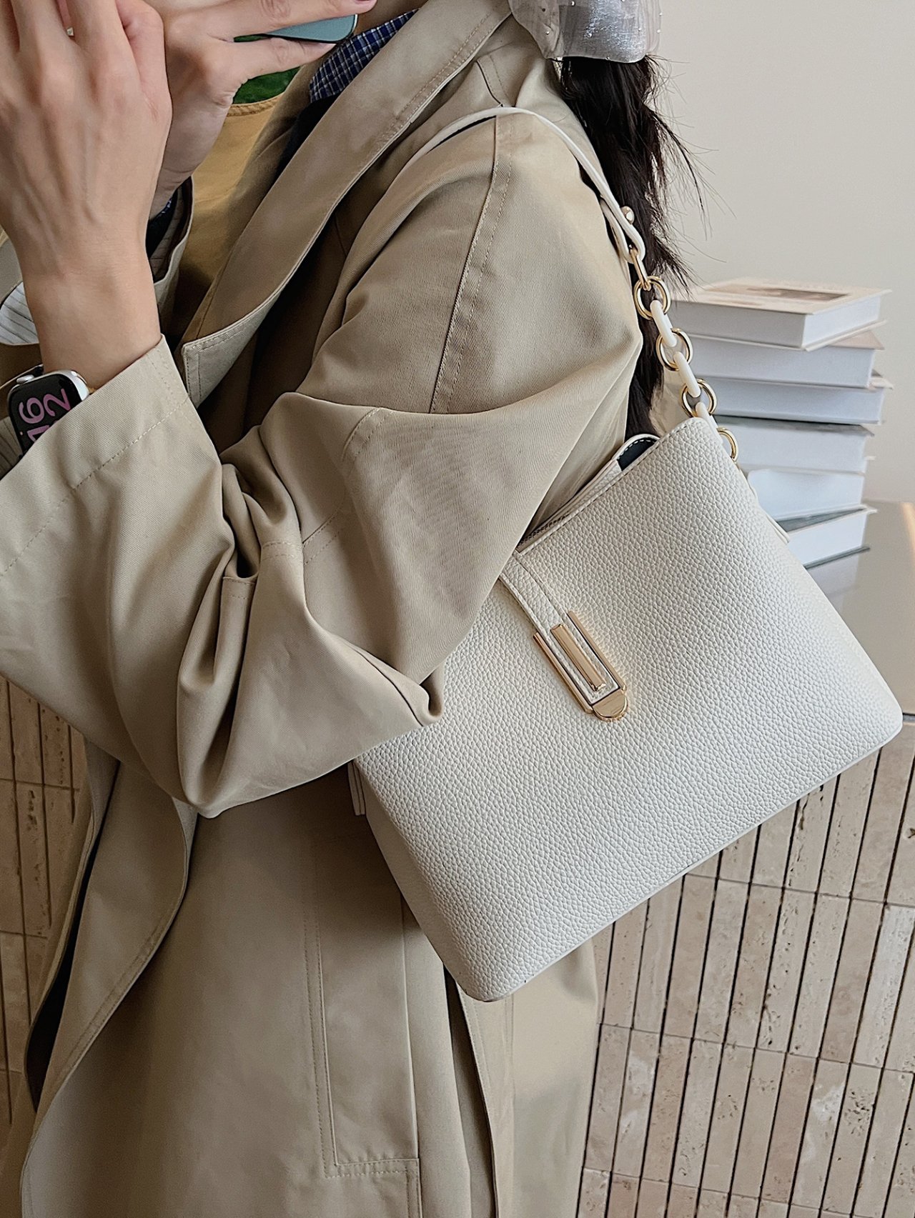 Off-White Plain Crossbody Bag 
