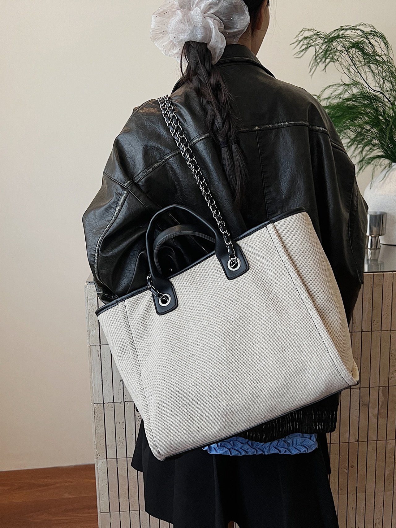 Chain Strap Shoulder Bag