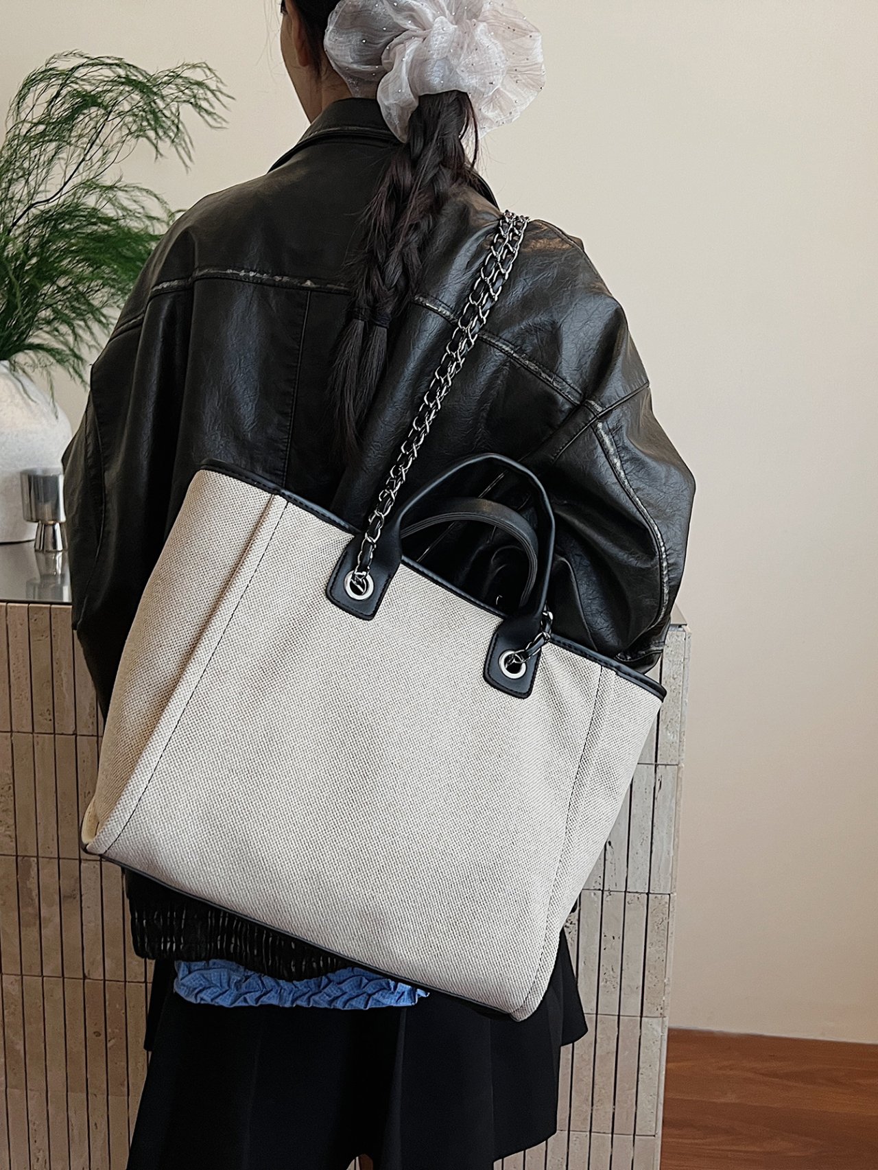 Chain Strap Shoulder Bag