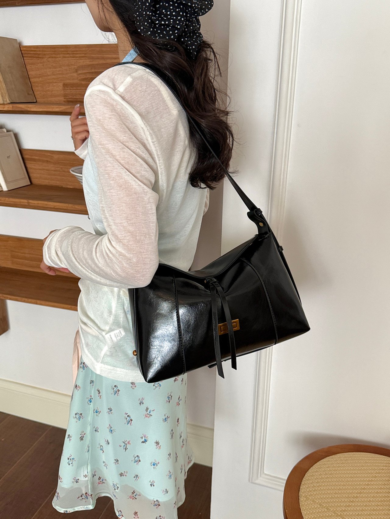 Black Plain Shoulder Bag 