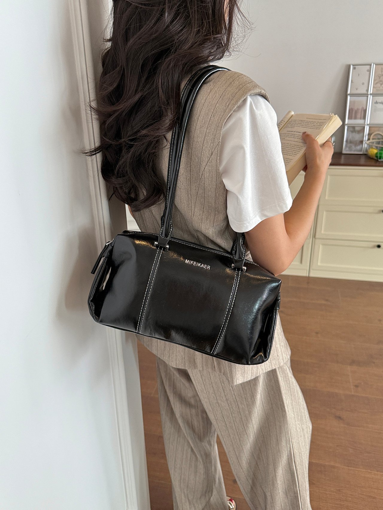 Black Solid Shoulder Bag