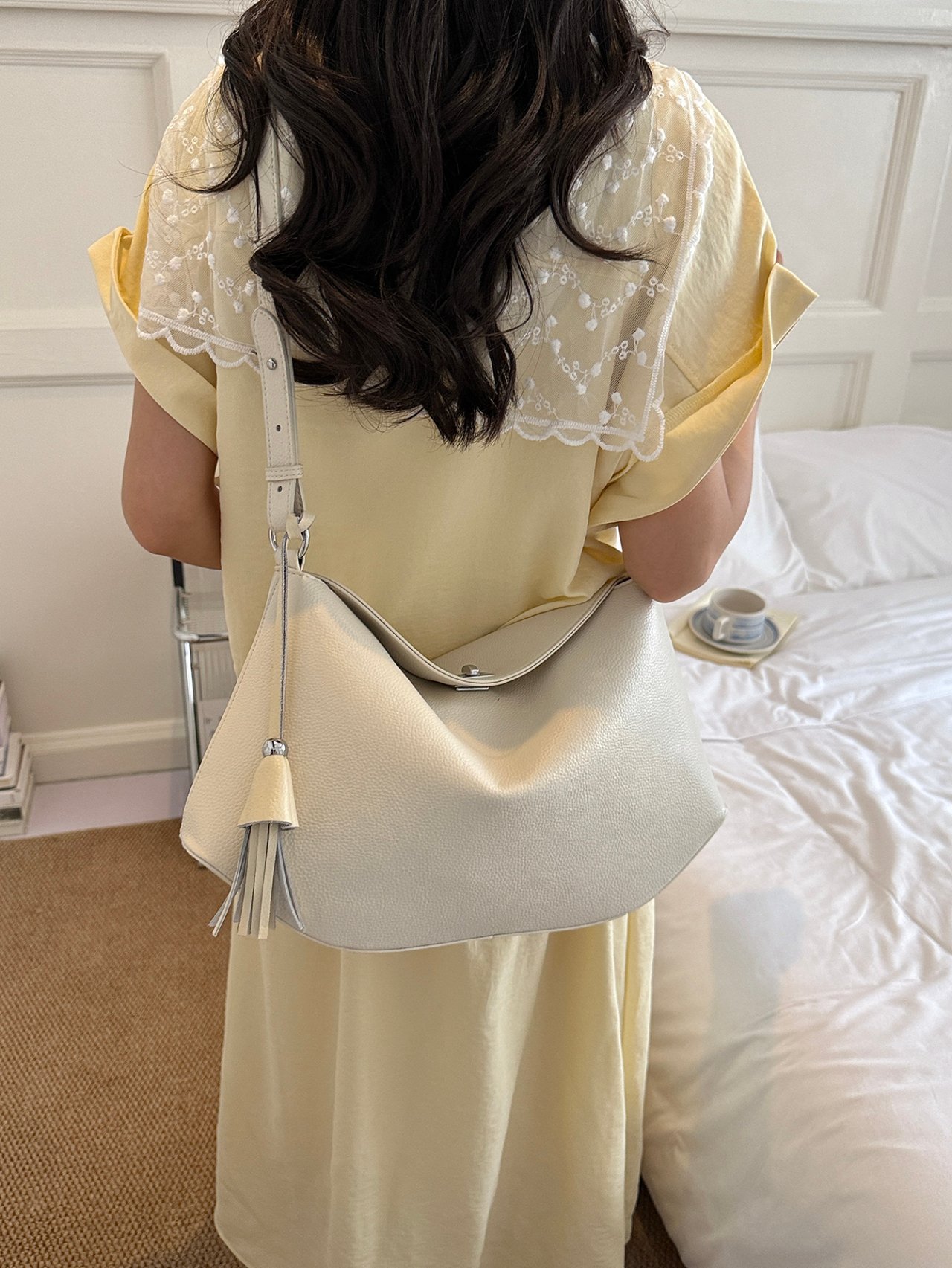 Off-White Solid Shopper Bag