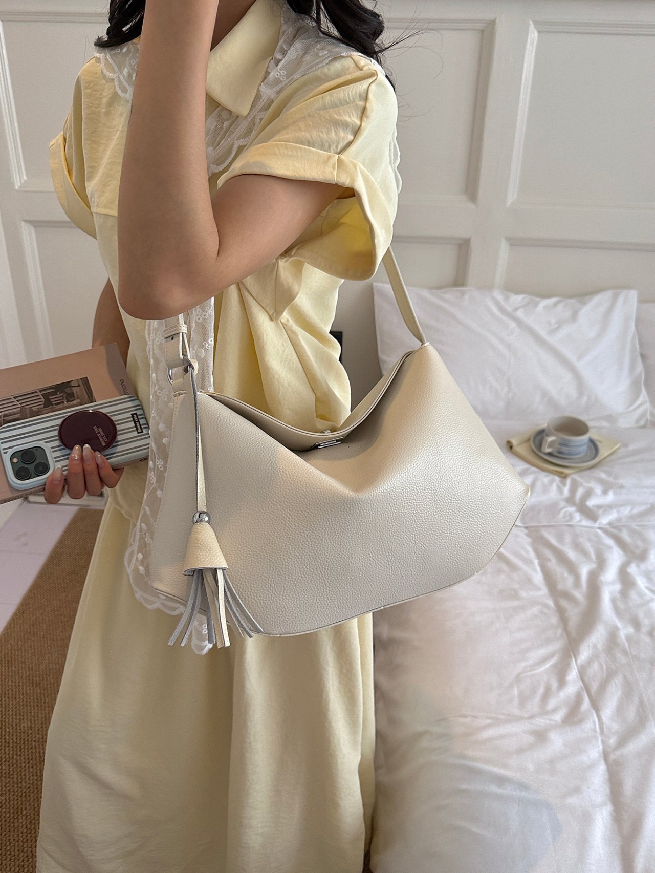 Off-White Solid Shopper Bag
