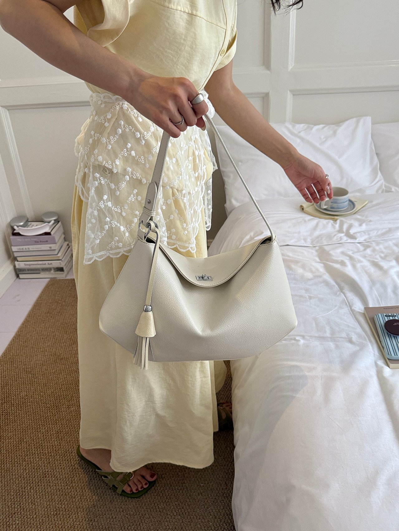 Off-White Solid Shopper Bag