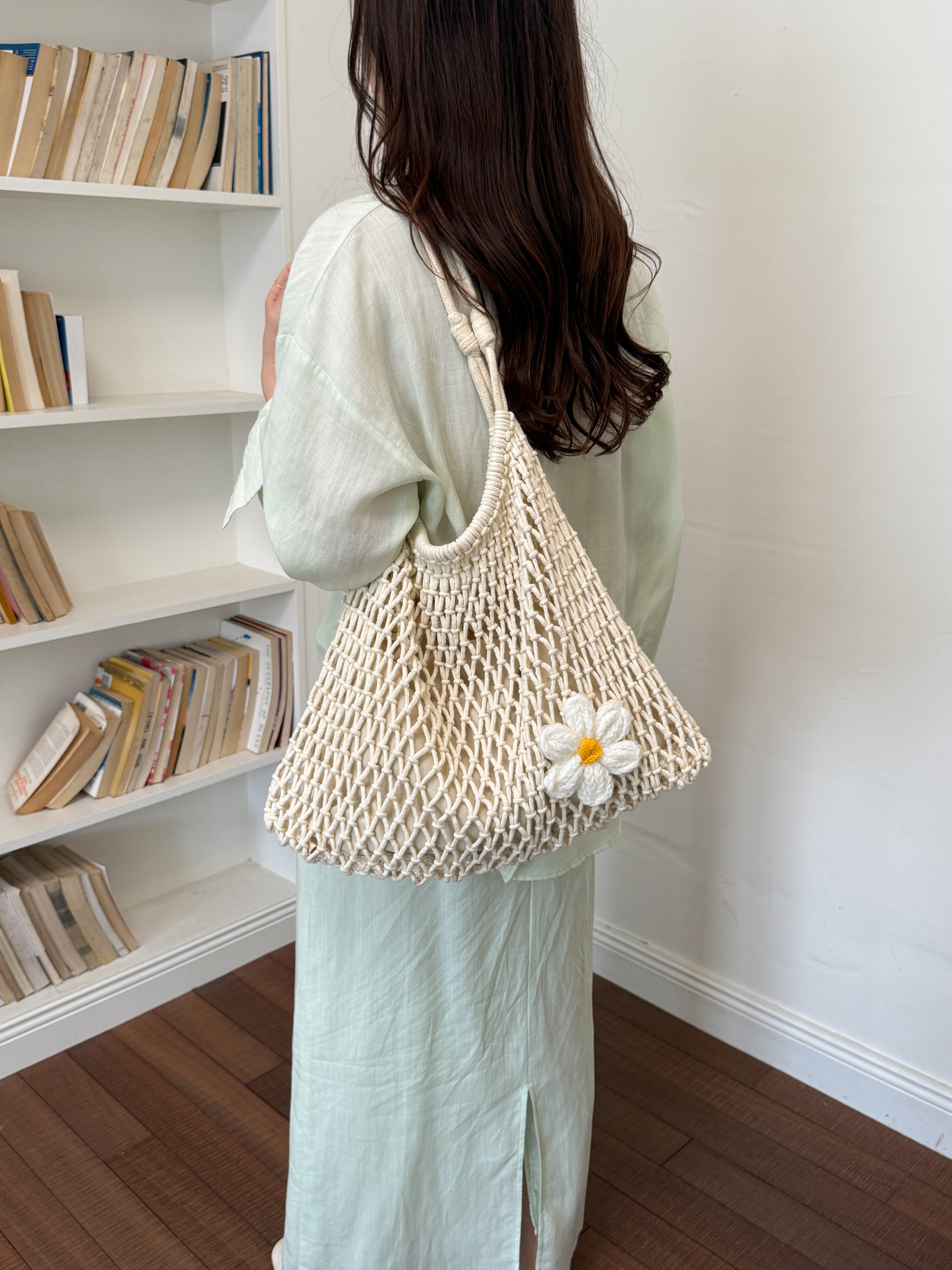 Beige Daisy Crochet Shoulder Bag