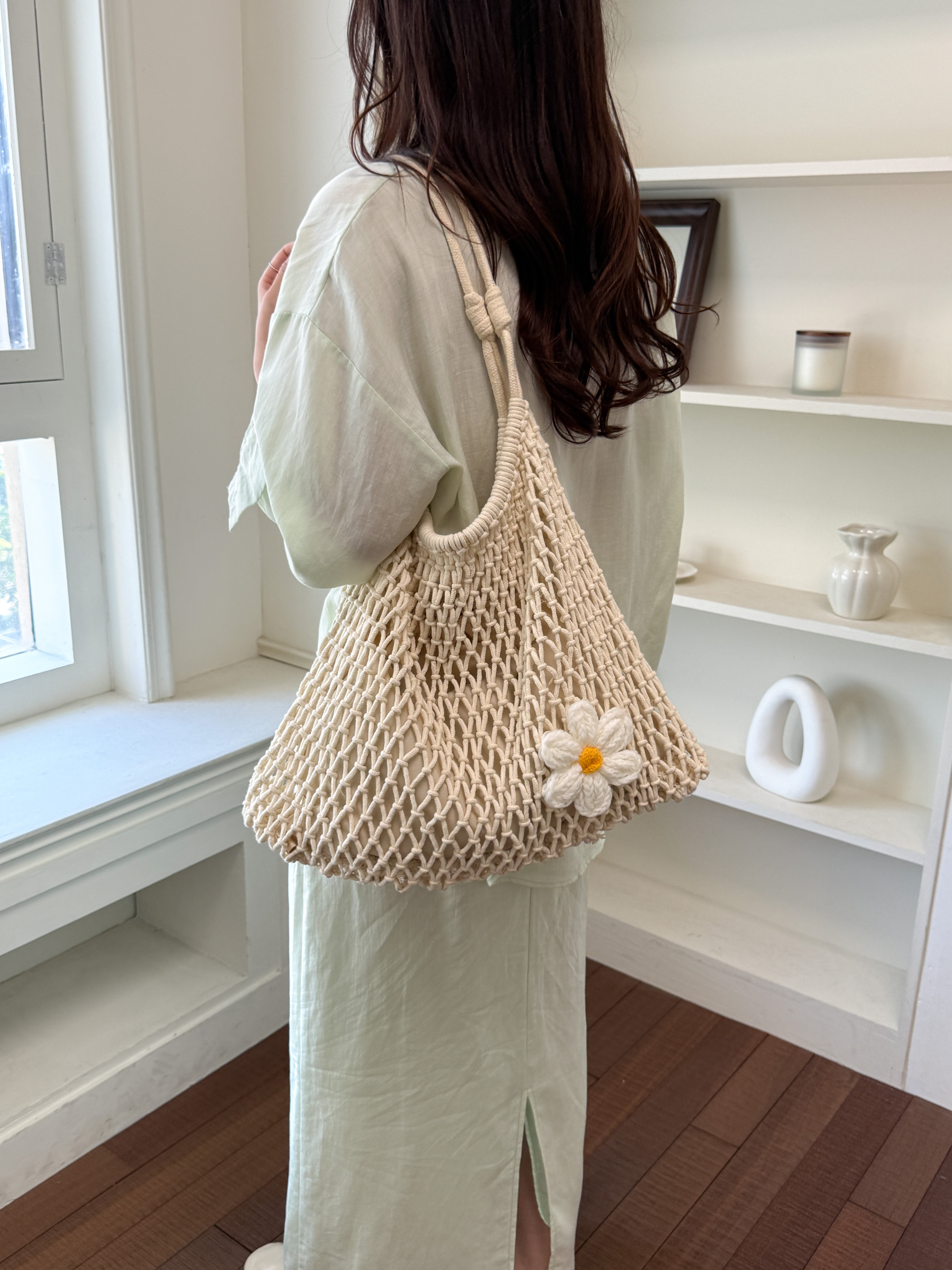 Beige Daisy Crochet Shoulder Bag