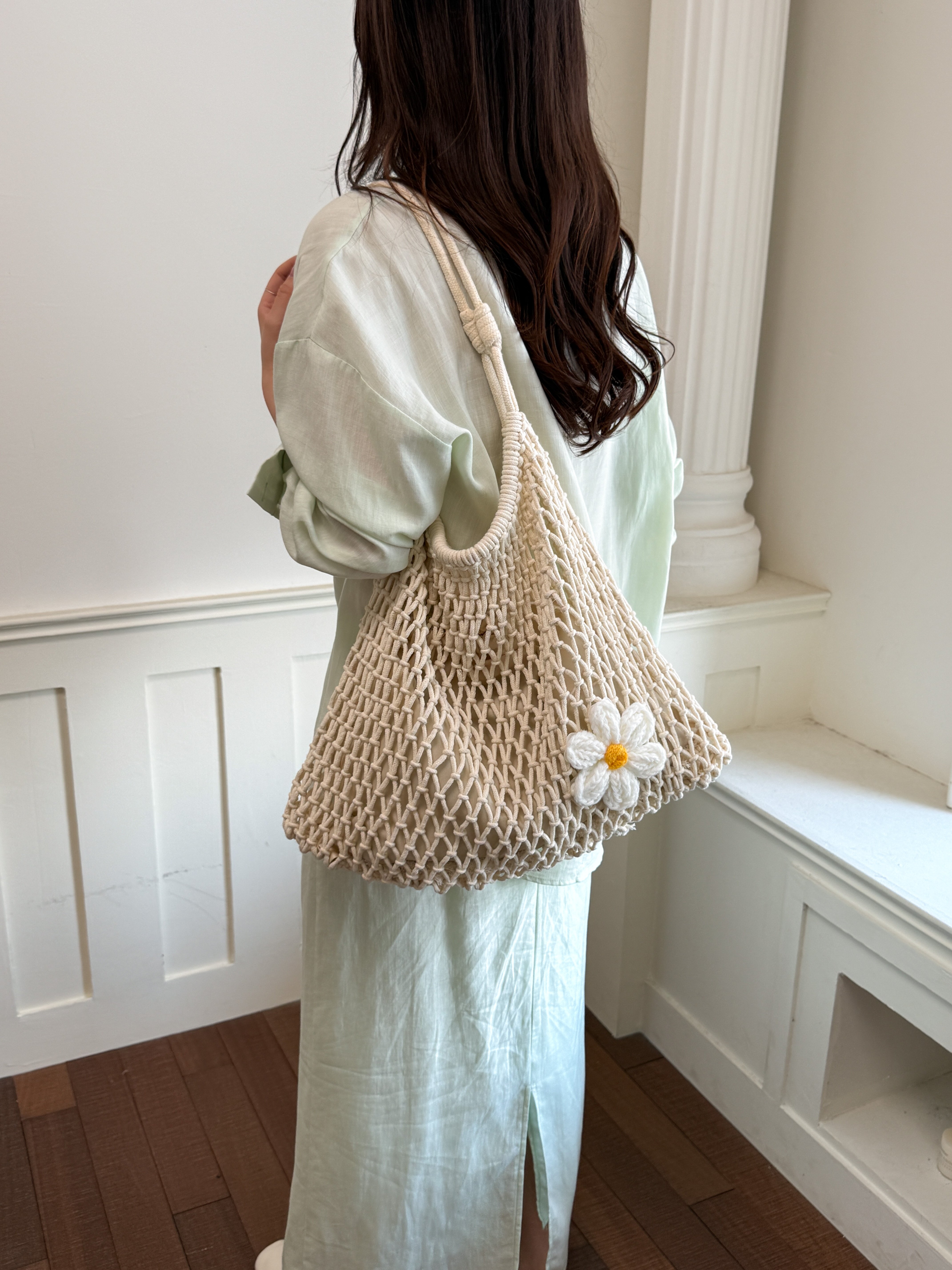 Beige Daisy Crochet Shoulder Bag