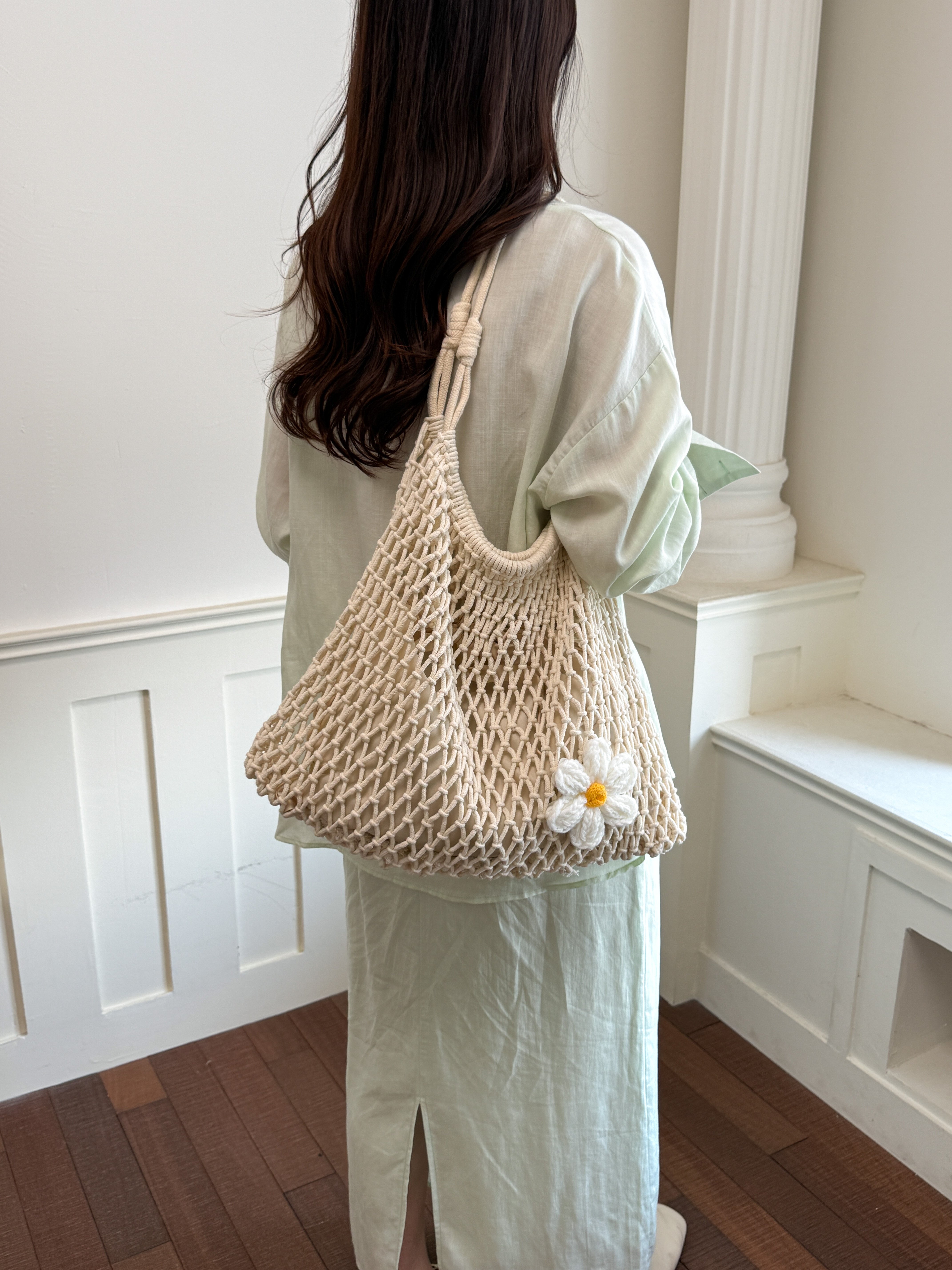 Beige Daisy Crochet Shoulder Bag
