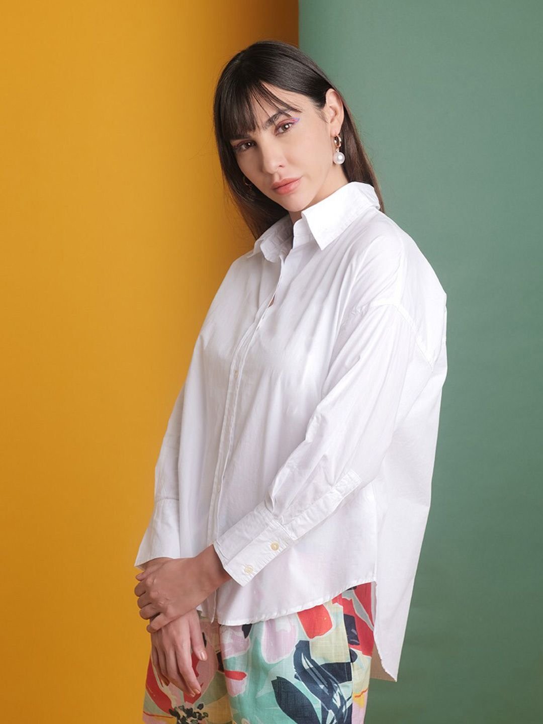 White Solid Long Sleeves Oversized Shirt