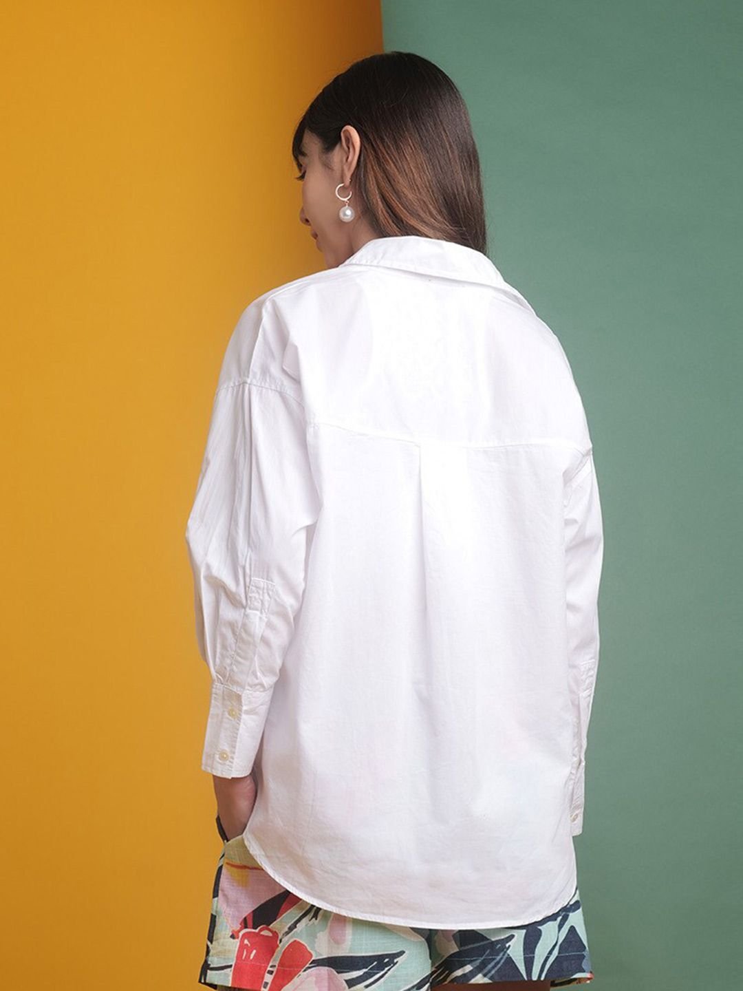 White Solid Long Sleeves Oversized Shirt