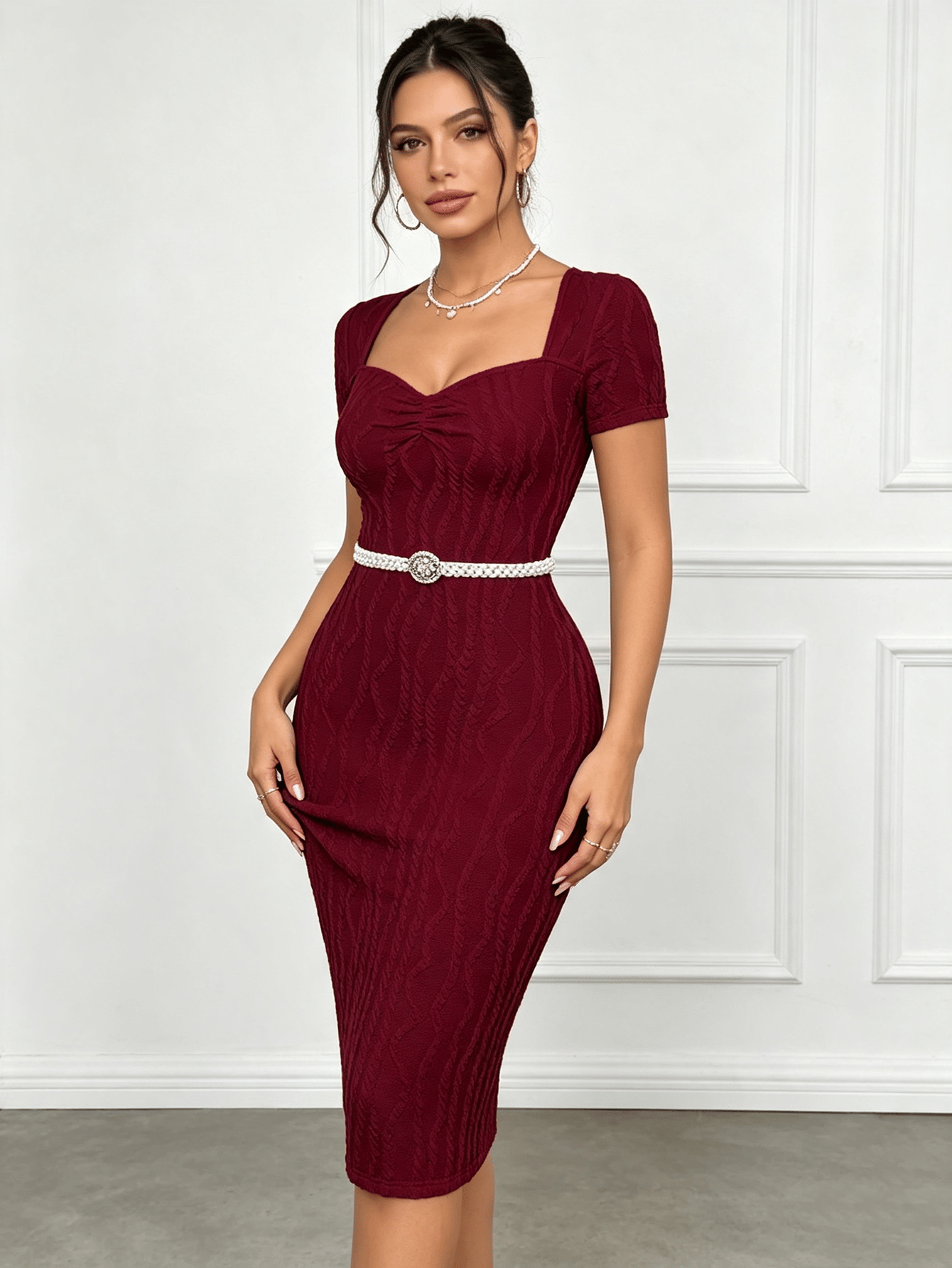 Burgundy Bodycon Knee-Length Dress with Short Sleeves and Sweetheart Neckline