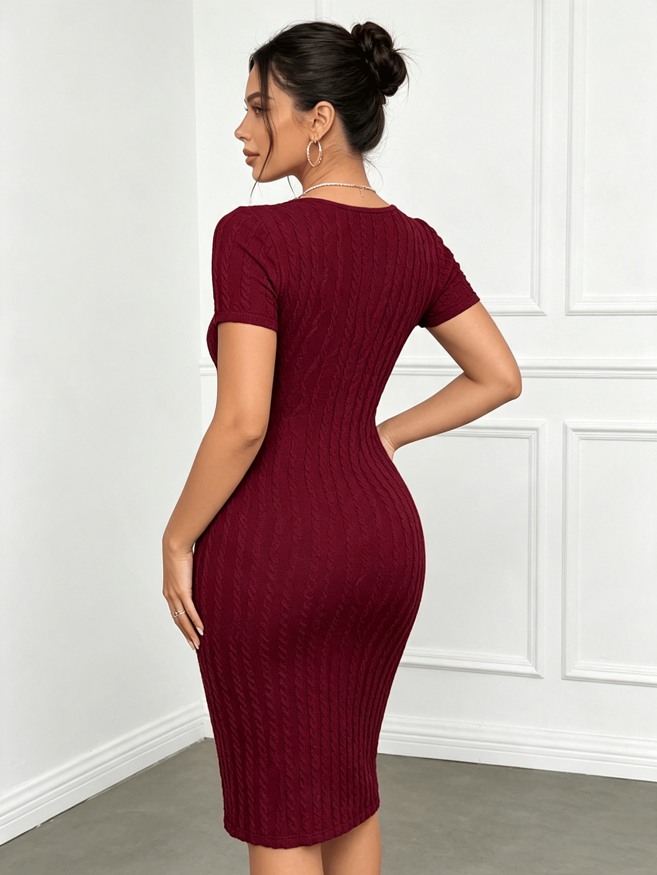Burgundy Bodycon Knee-Length Dress with Short Sleeves and Sweetheart Neckline