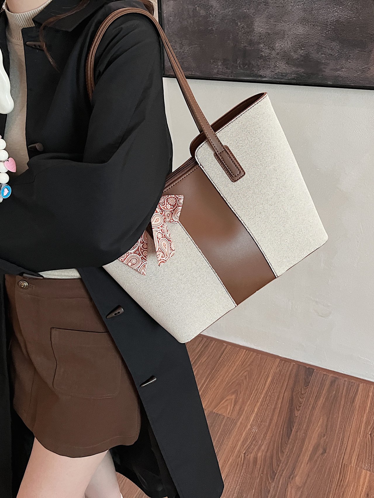 شنطة كتف مع وشاح بيزلي متعددة الألوان