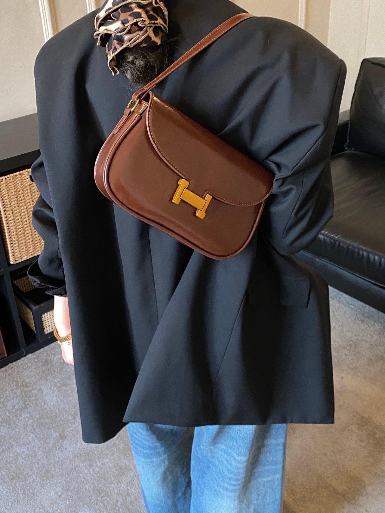 Brown Shoulder Bag with Golden Clasp