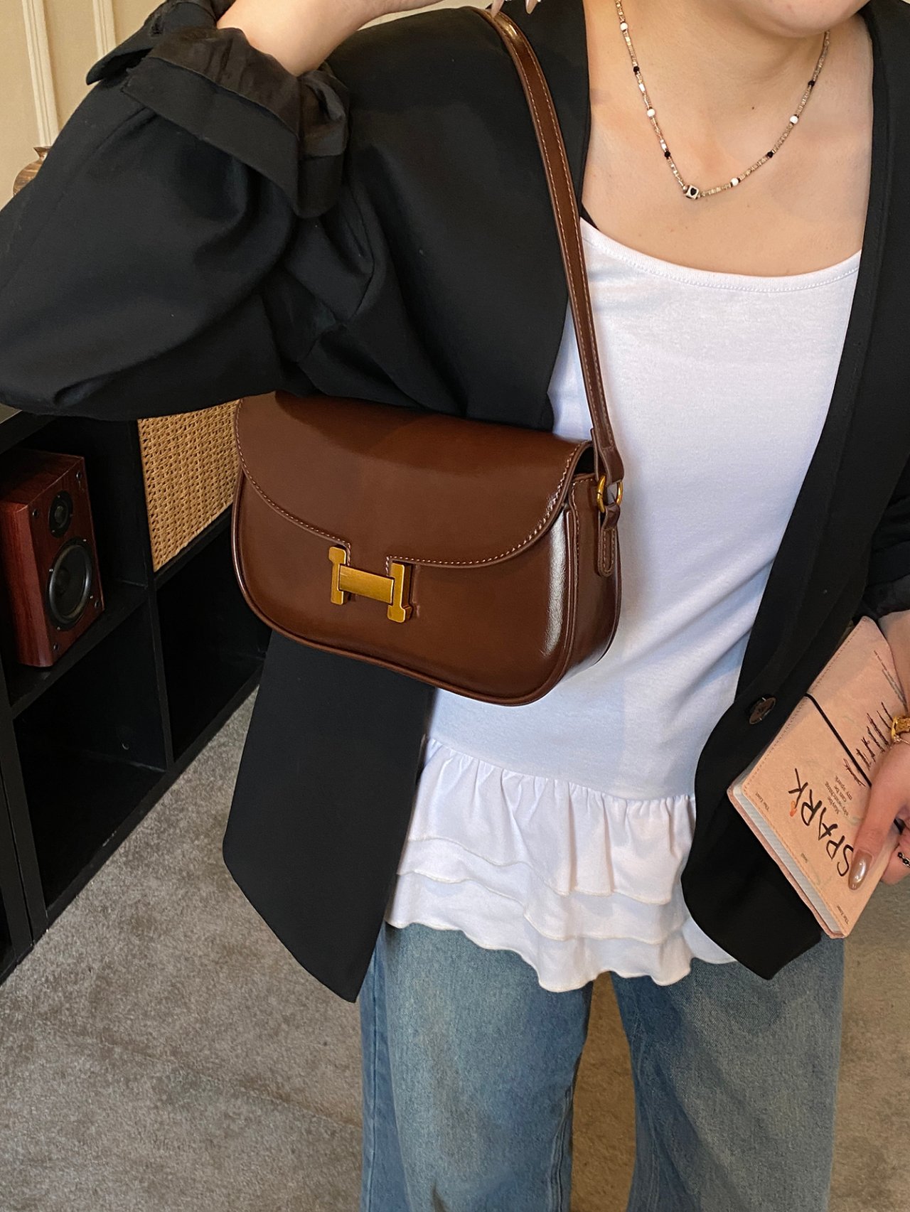 Brown Shoulder Bag with Golden Clasp