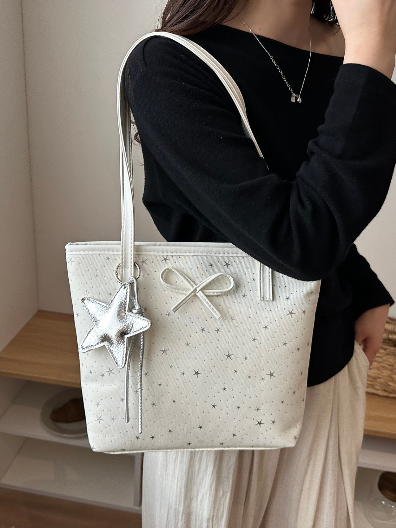 White Star-Patterned Tote Bag with Bow and Charm