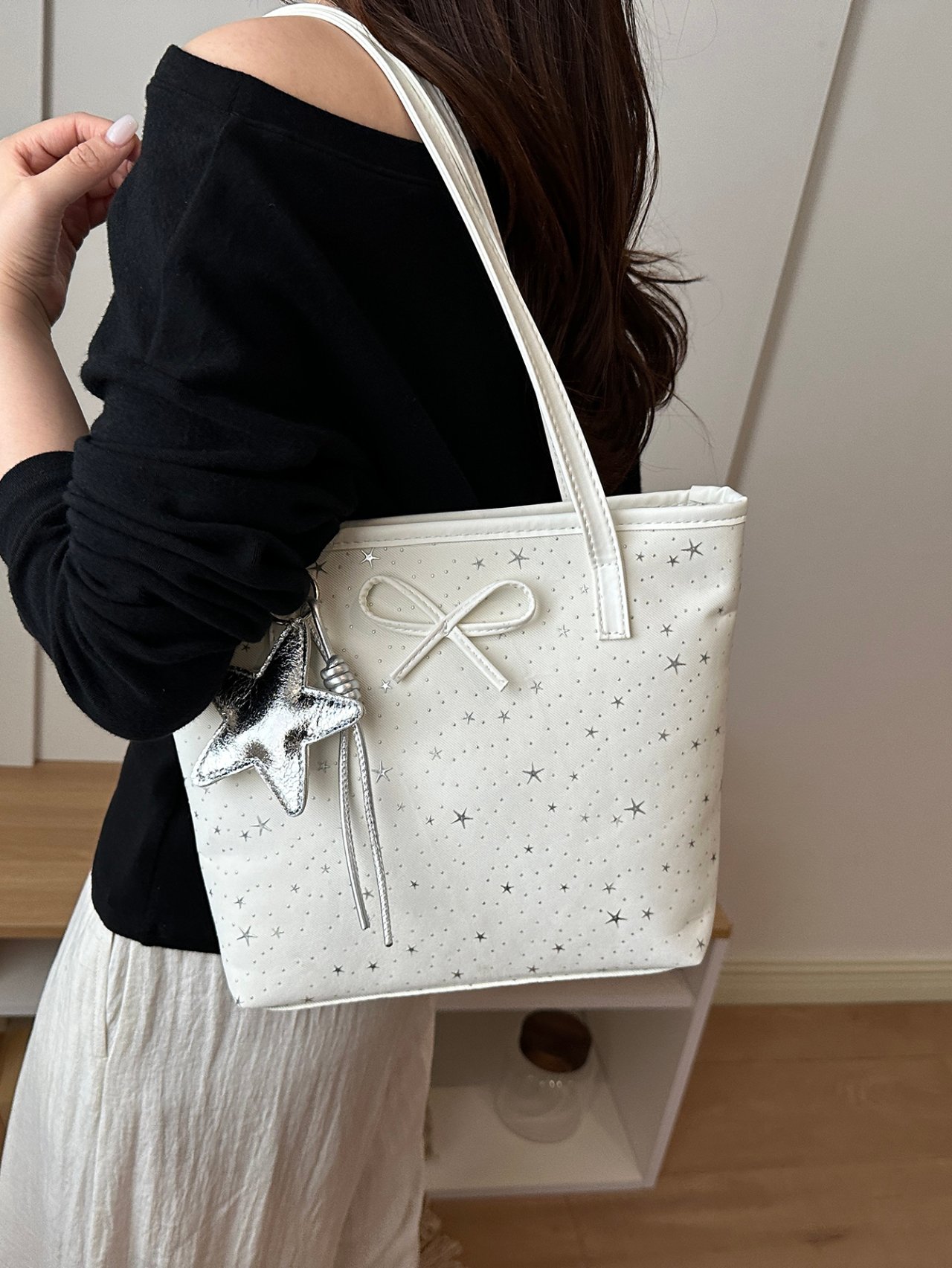 White Star-Patterned Tote Bag with Bow and Charm