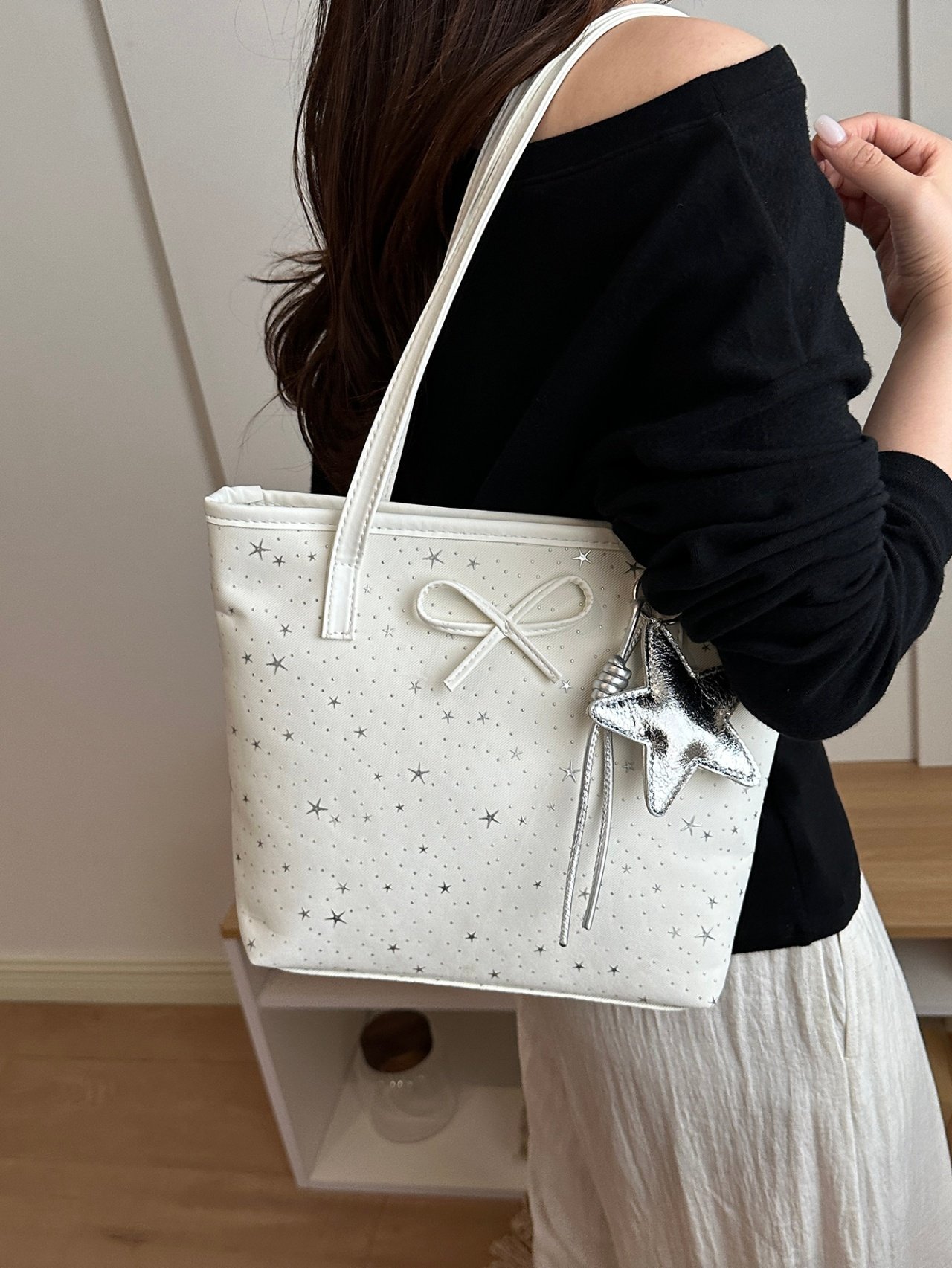 White Star-Patterned Tote Bag with Bow and Charm