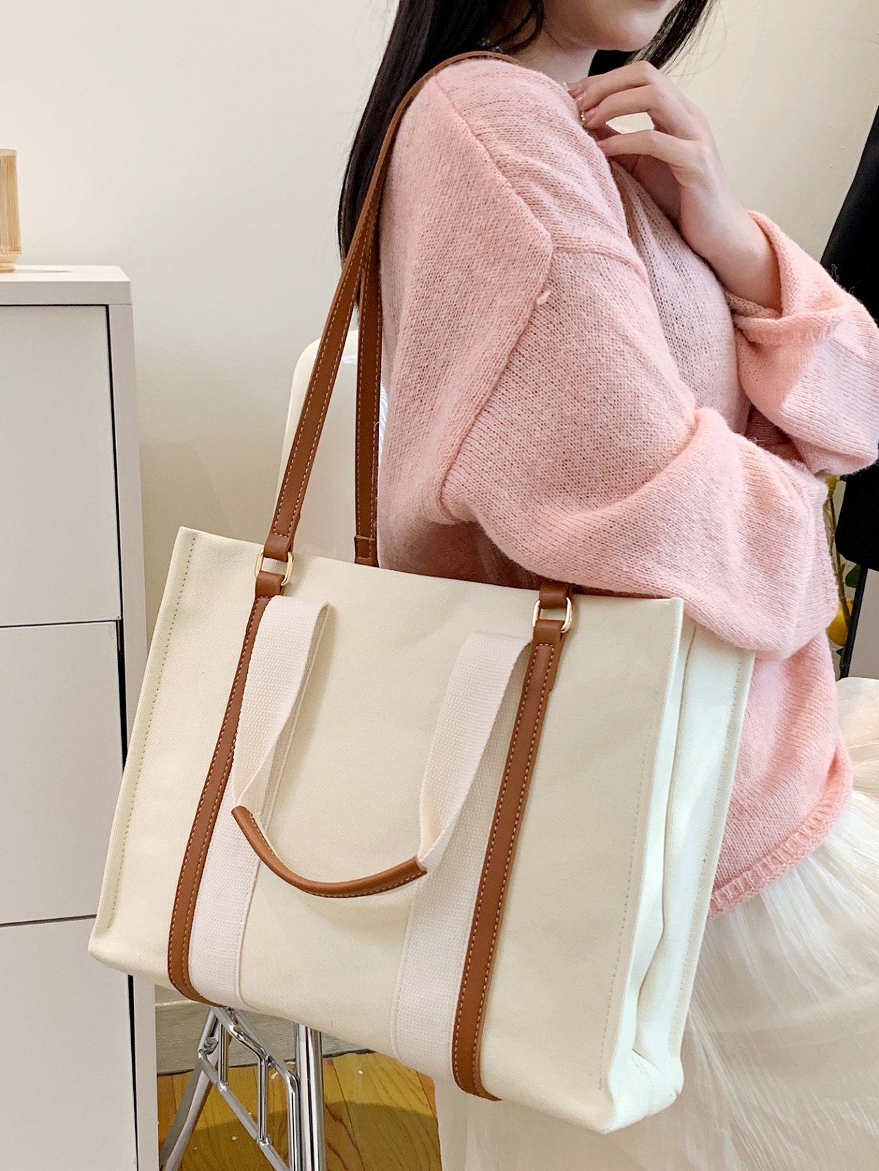 Off-White Plain Shoulder Bag