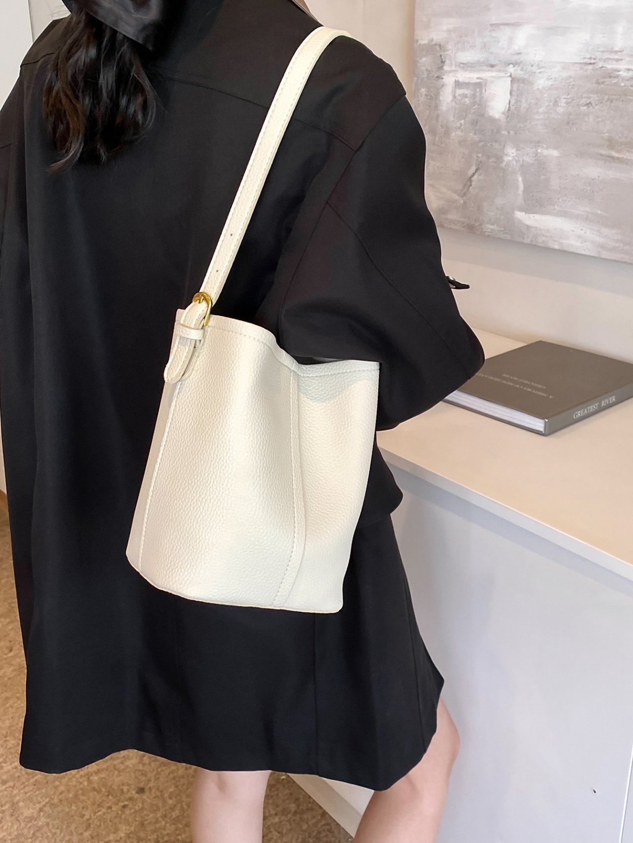 Off-White Plain Shoulder Bag